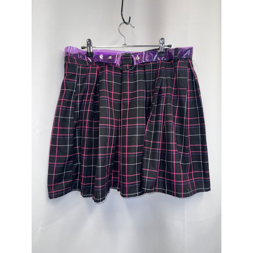 Plaid skirt size L tag cut out 
Waist-17
Length-19